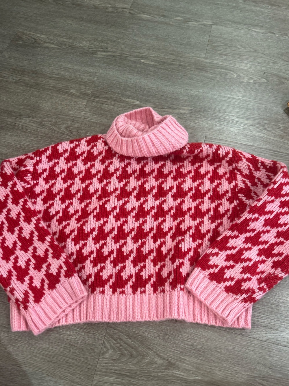 Bershka Women's Pink & Red Houndstooth Turtleneck Sweater
